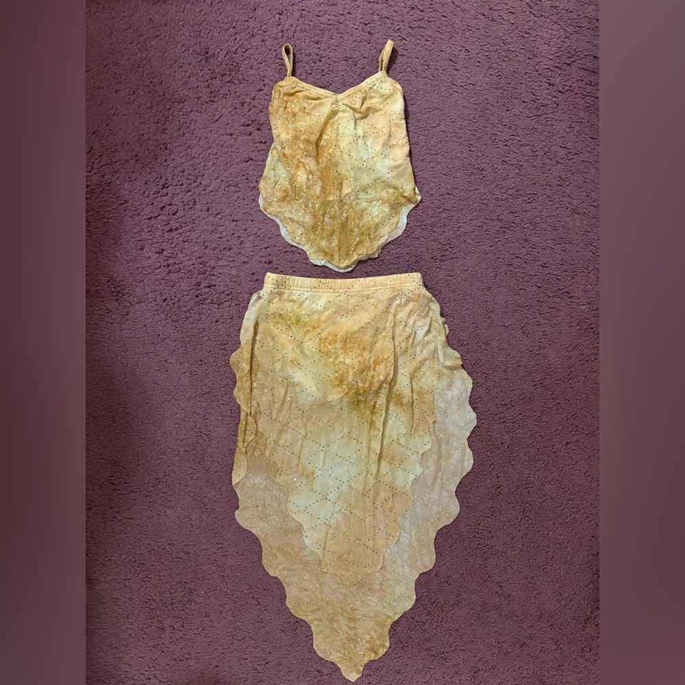 KELLÉ BEIGE & GOLD LYRICAL 2-PIECE SIZE LARGE CHILD